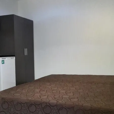 兰克托假日公园酒店 基尔科沃